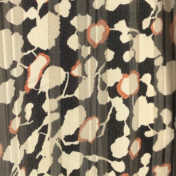 NWT Endless Rose open back romper - Picture 11 of 15